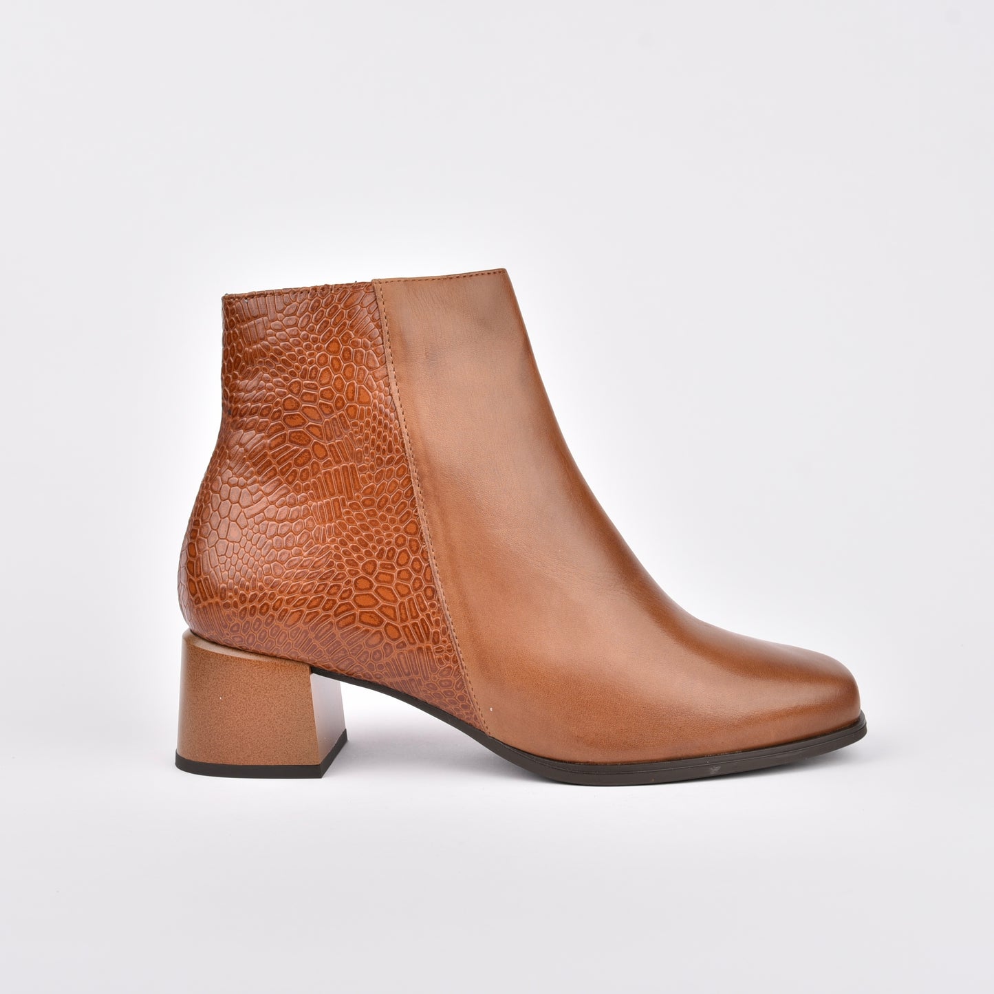 Pitillos spanish boots for women in camel