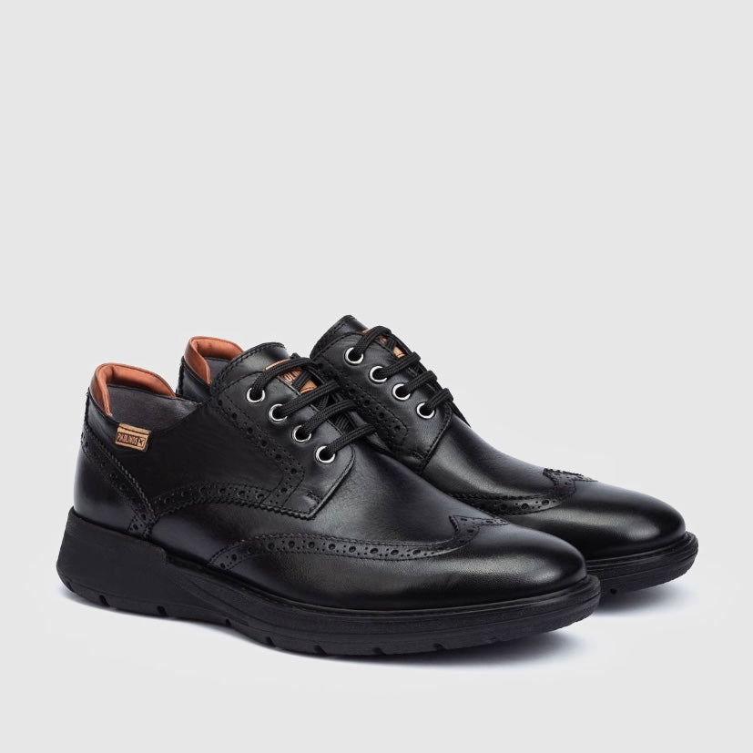 Pikolinos Spanish oxford shoes for men in black