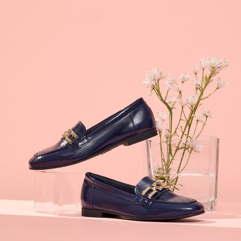 Pitillos Spanish Classic loafers for Women in Navy Blue.