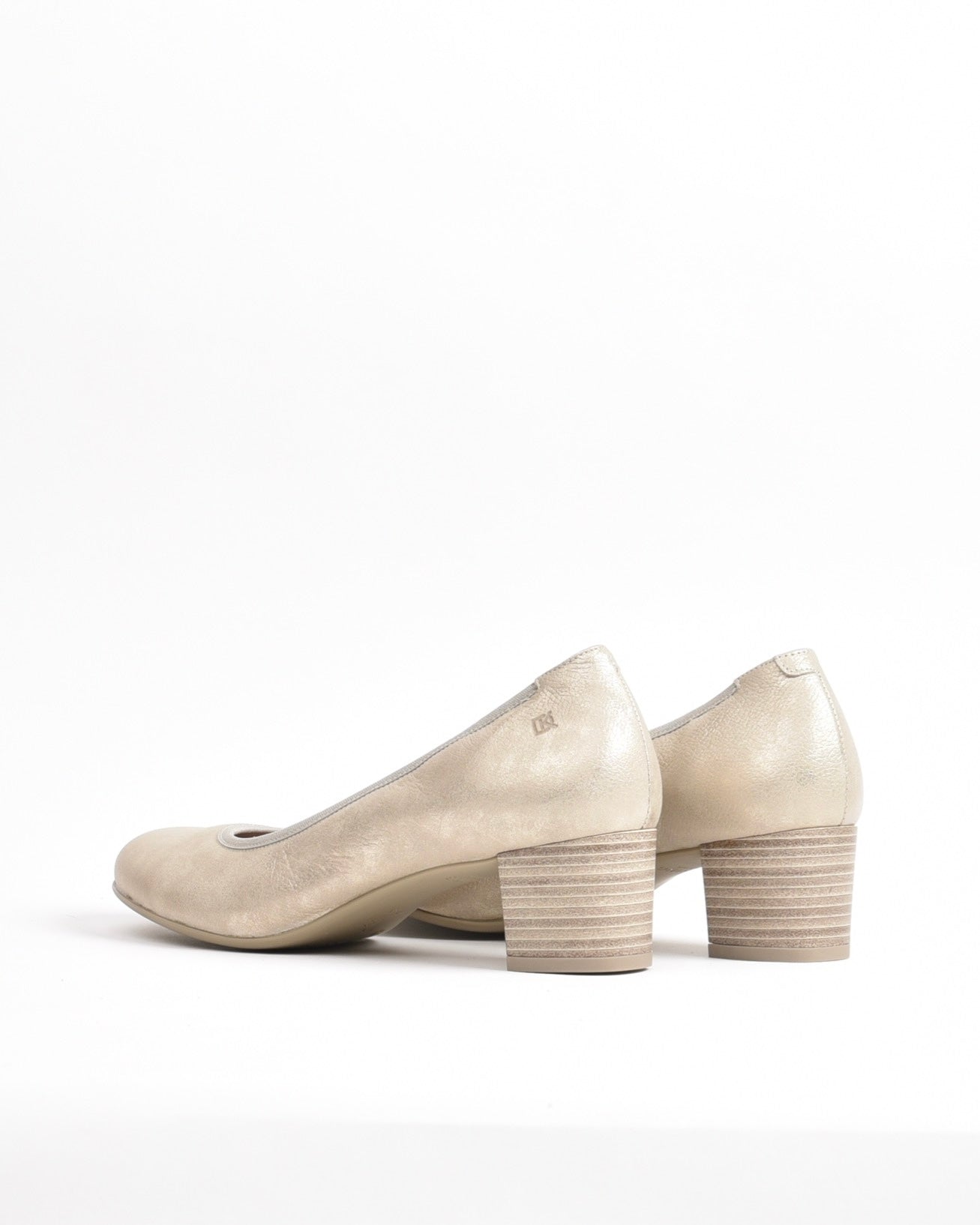 Dorking Fluchos Classic Medium heel shoes for women in Beige