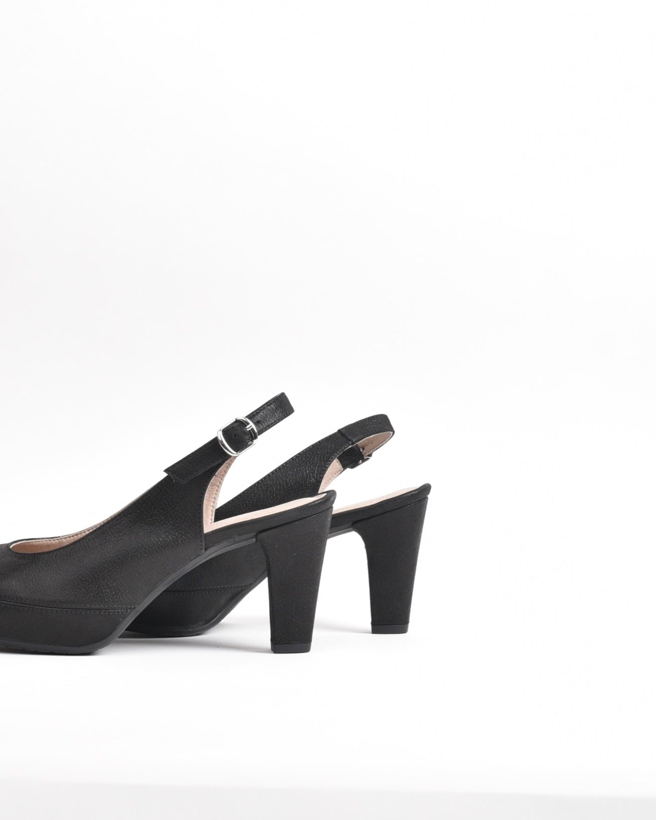 Dorking Fluchos Classic Comfortable Medium heel Sandal for women in Black
