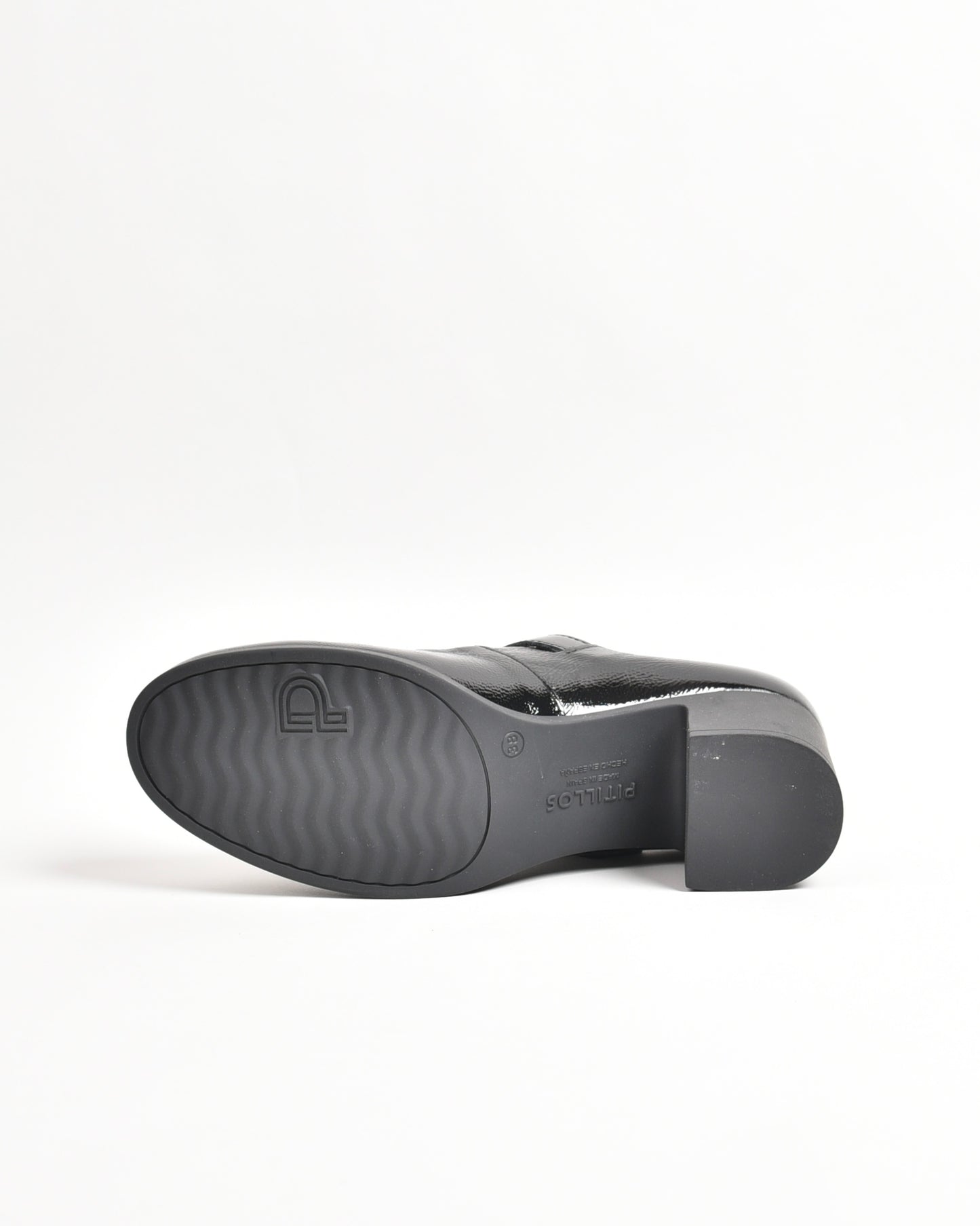 Pitillos classic high heel shoes for women in shiny black