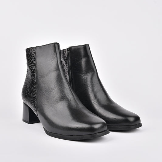 Pitillos spanish boots for women in black