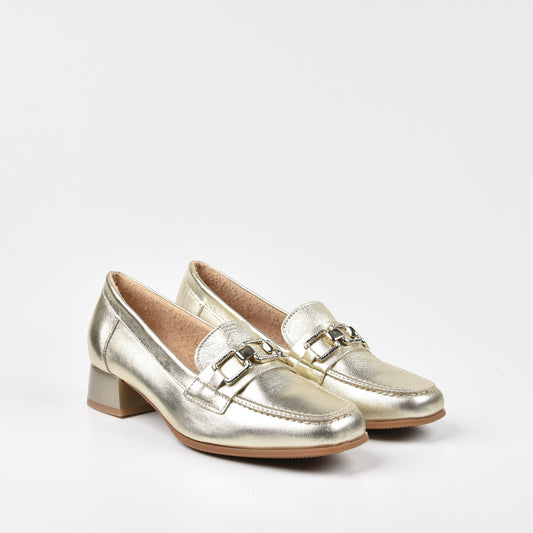 Pitillos Spanish Classic Low Heel Shoe for Women in Gold.