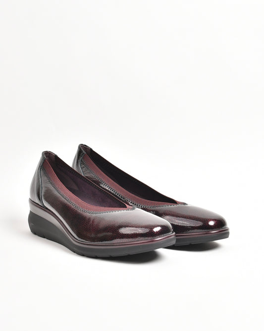 Pitillos classic shoes for women in shiny burdo