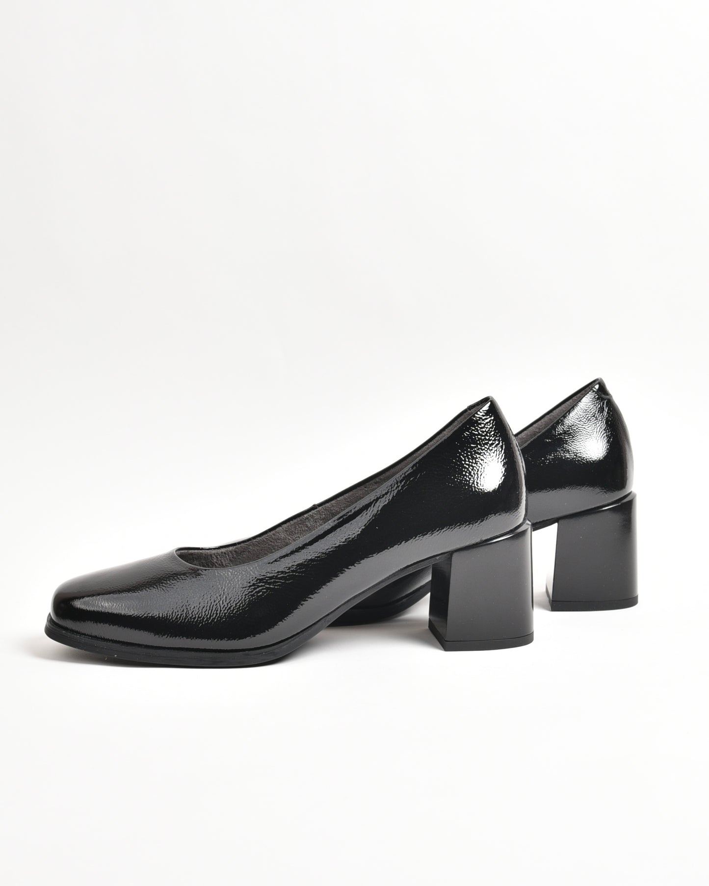 Pitillos classic high heel shoes for women in shiny black