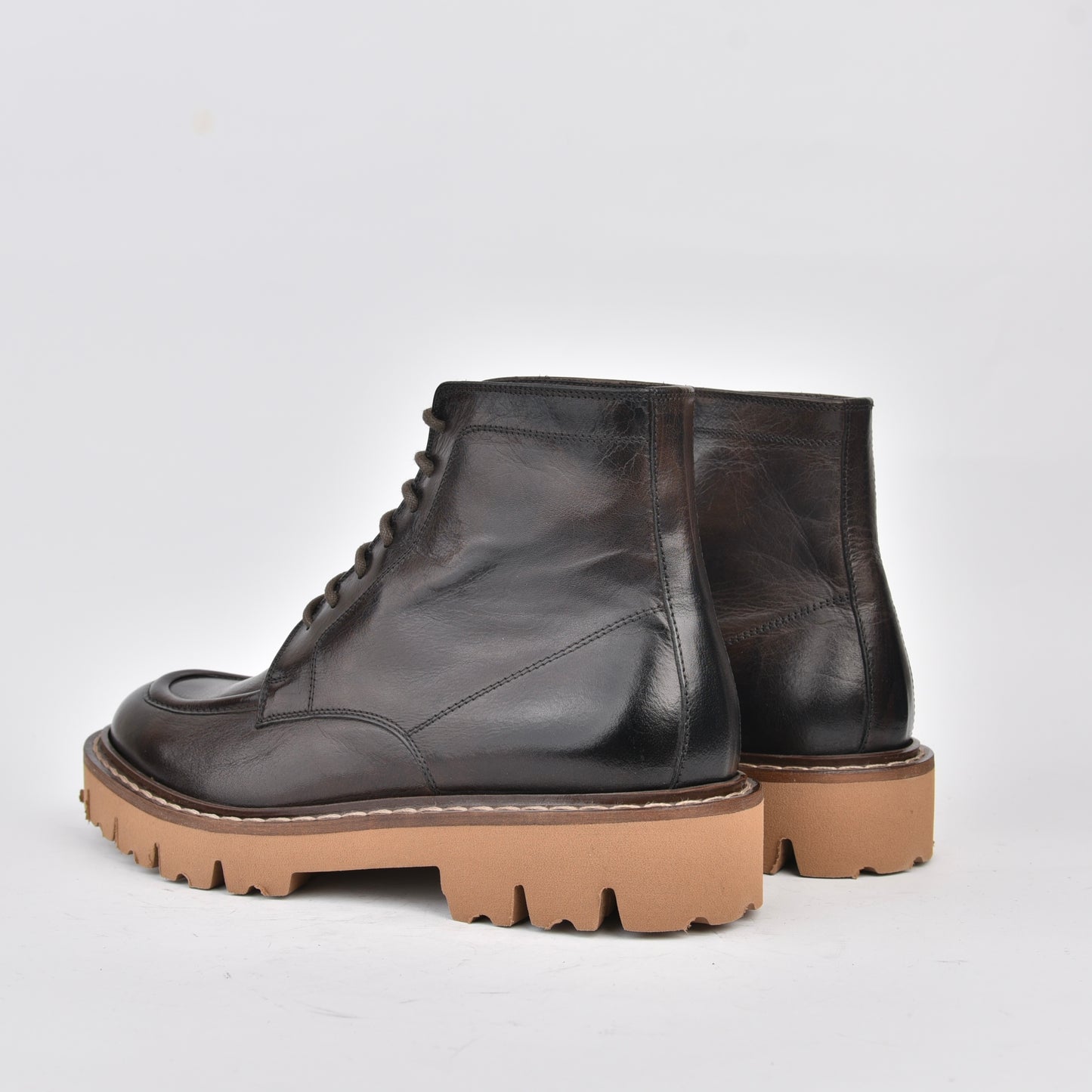 Shalapi Italian boots for men in brown