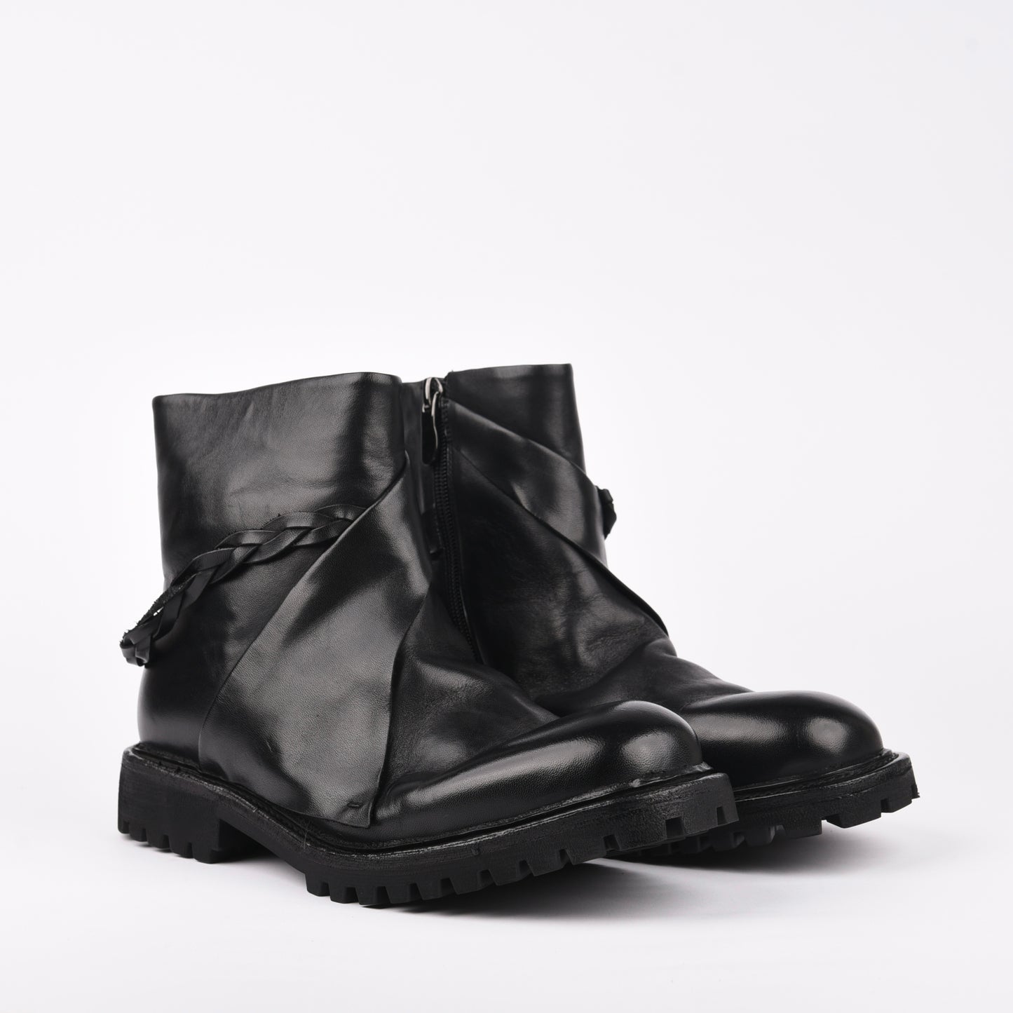 Shalapi Italian leather boots for women in black