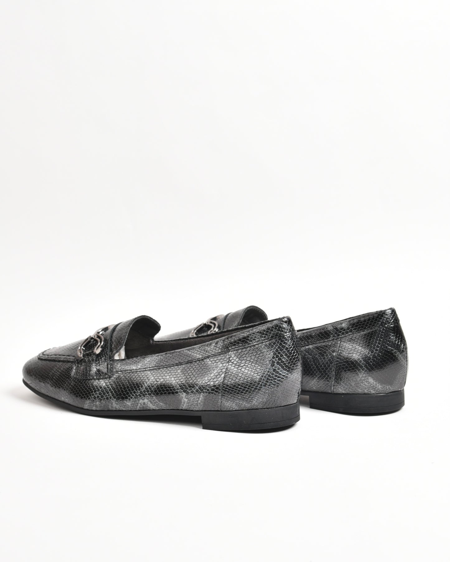 Pitillos loafers for women in black