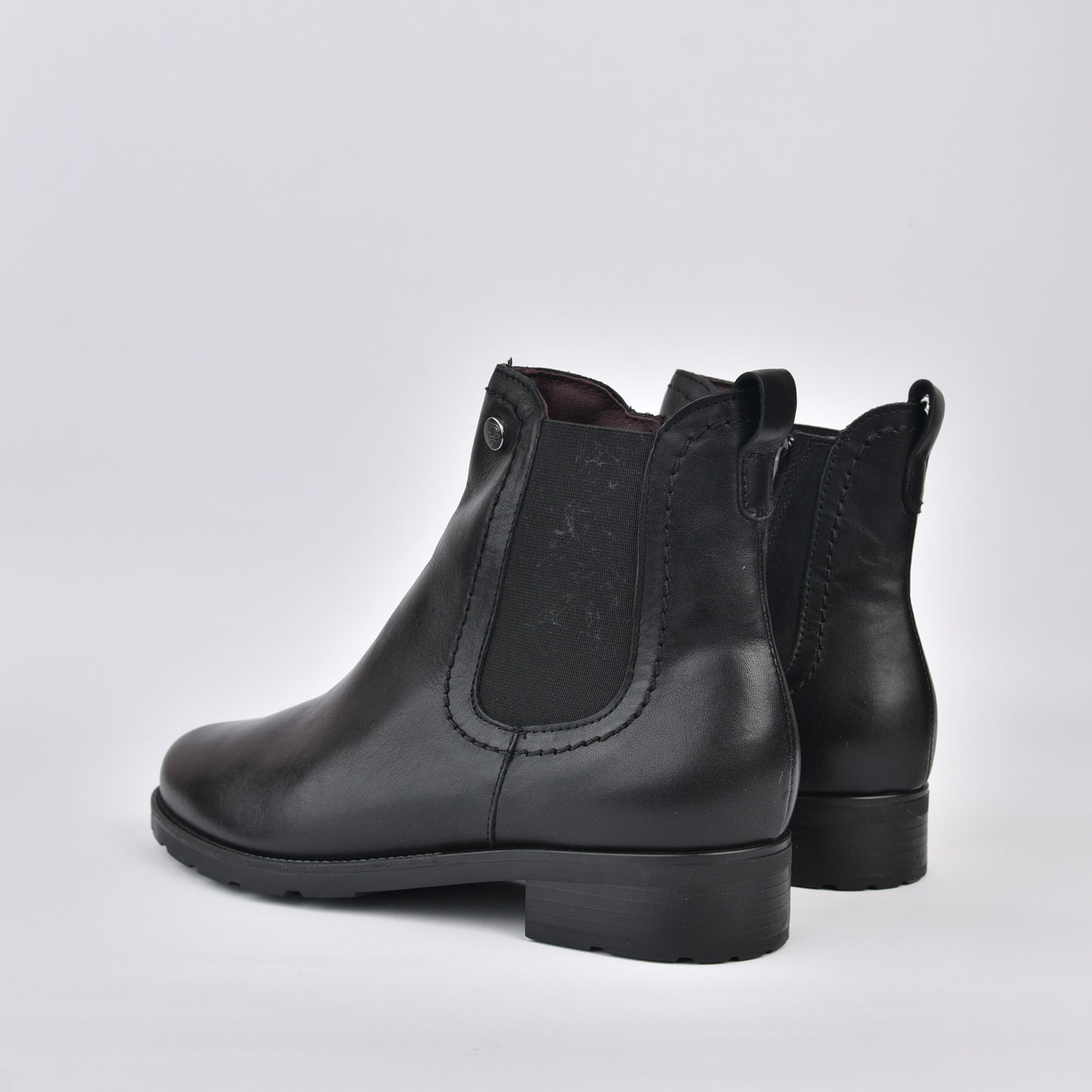 Pitillos 100% Genuine Leather Spanish Chelsea boots in Black for women