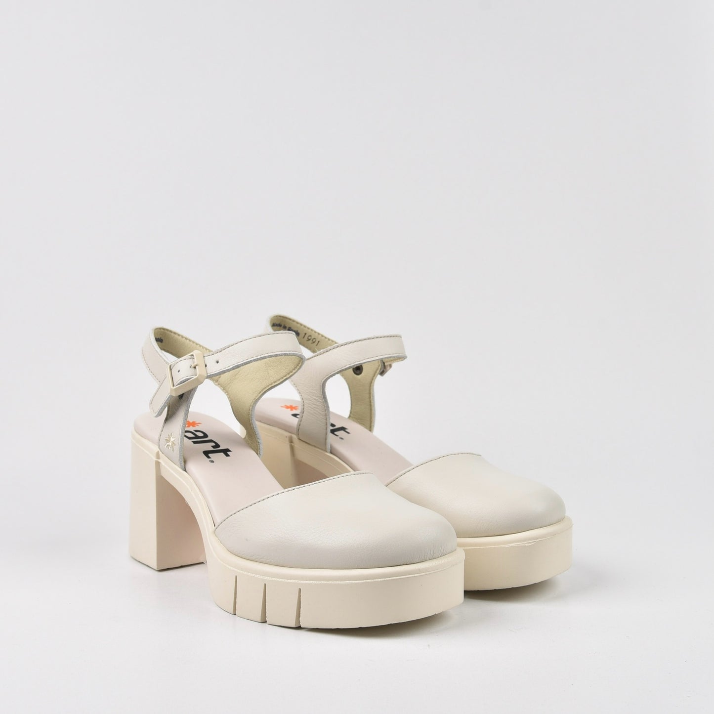 Art Spanish Medium-Heel Sandal for Women in Nappa Cream.