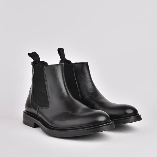 Kebo genuine leather Chelsea Boots for men in black