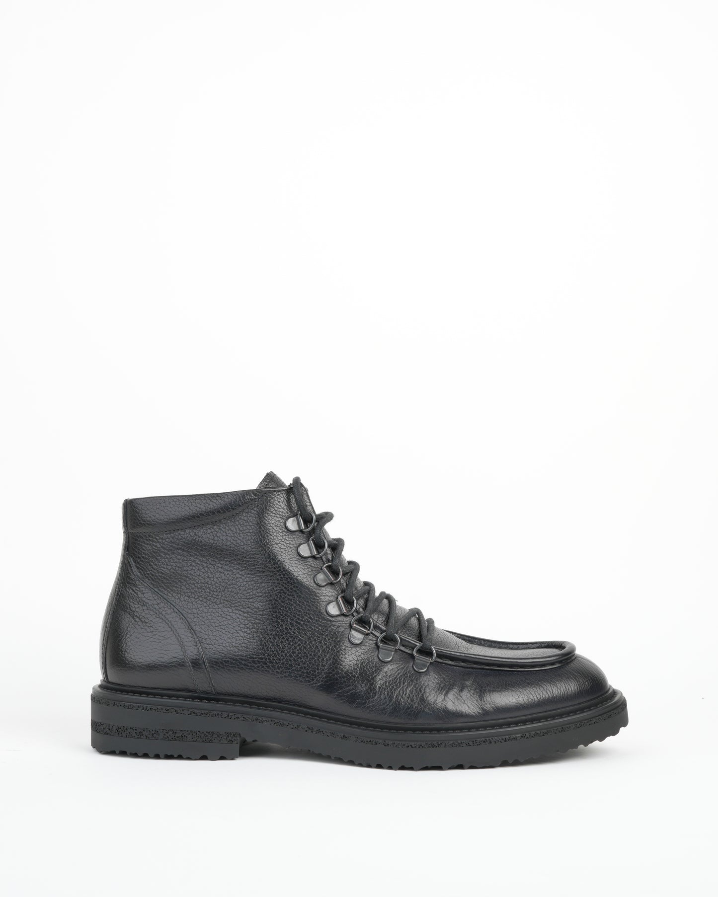 Shalapi boots in grain leather for men in black