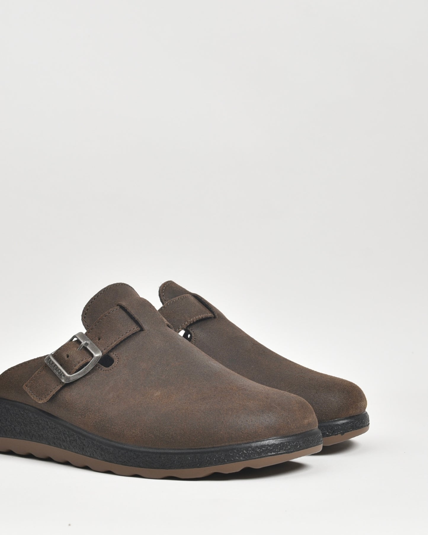 Fly Flot Slipper for men in brown