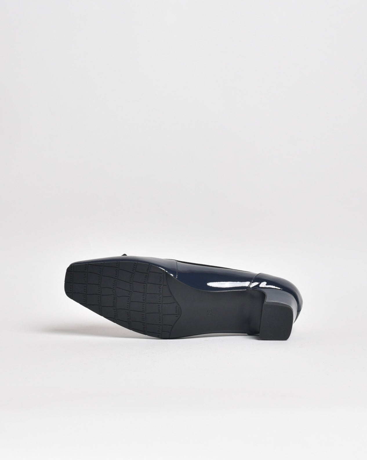 SHALAPI ITALY Classic Shoes Guanine Leather for Women in Shiny Blue. C27