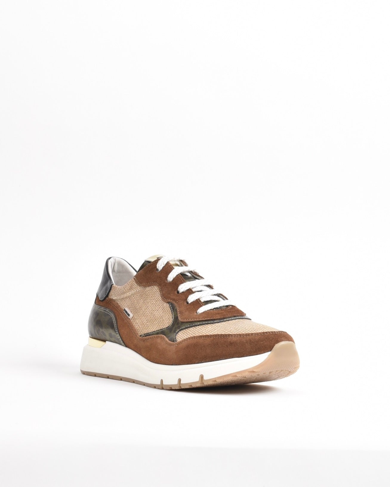 Dorking Fluchos Classic Comfortable Sneaker for women in Camel.