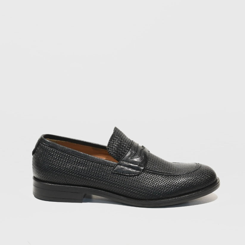 Kebo Italian loafers for men in black