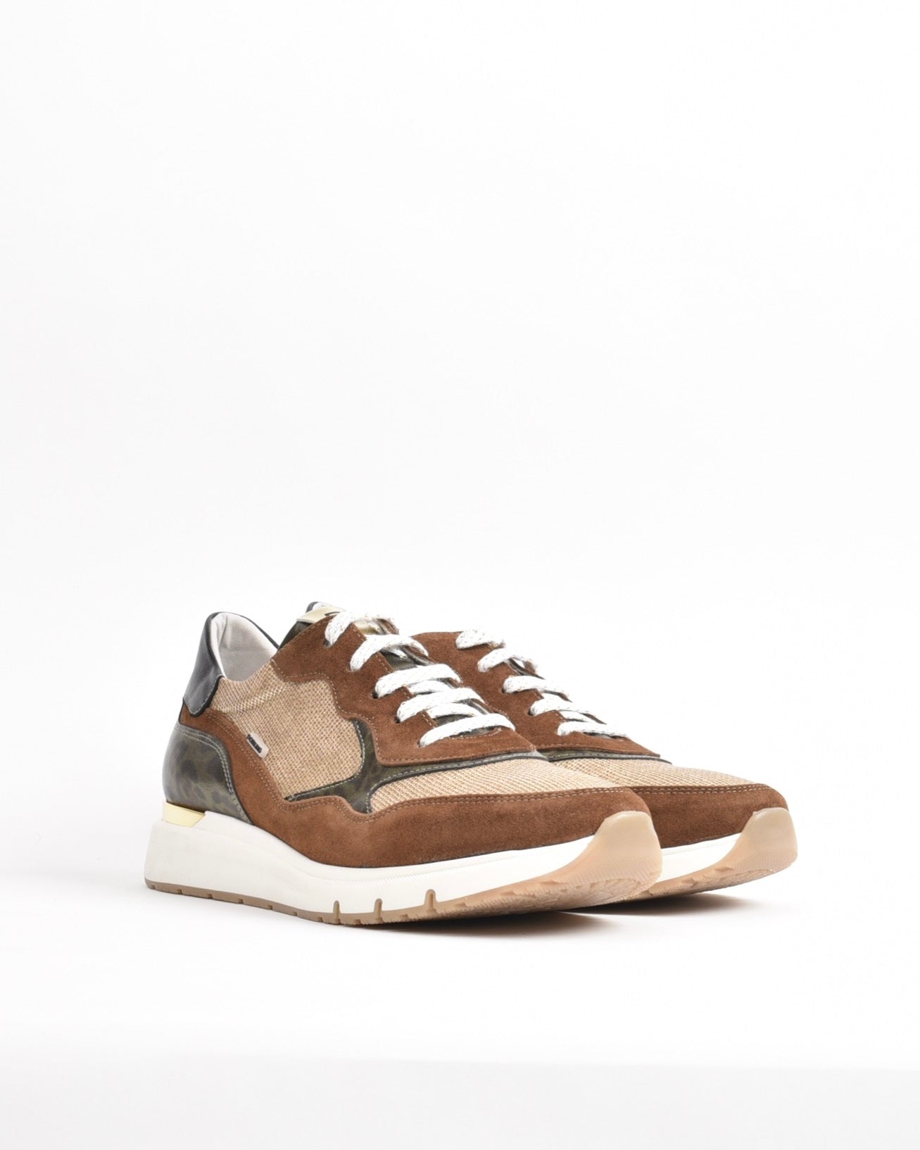 Dorking Fluchos Classic Comfortable Sneaker for women in Camel.