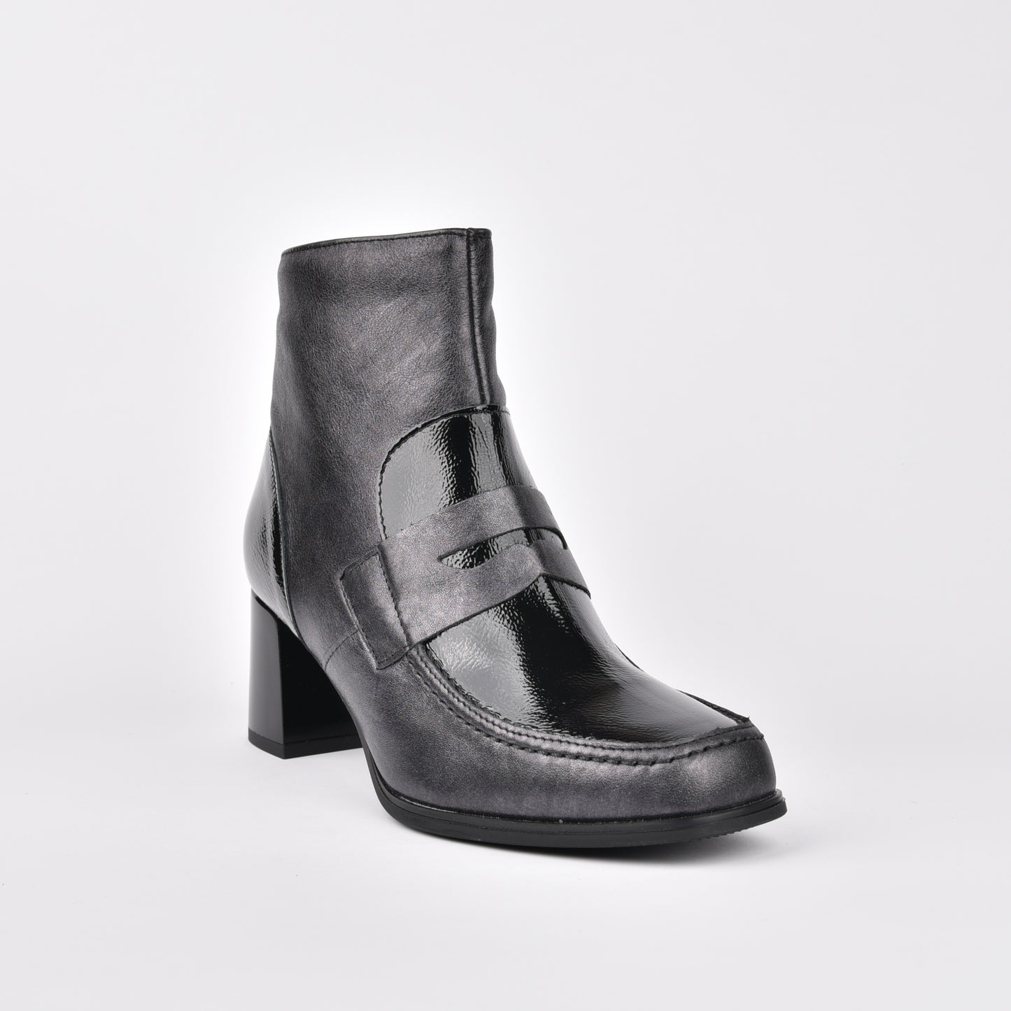 Pitillos 100% Genuine Leather Spanish boots for women in black