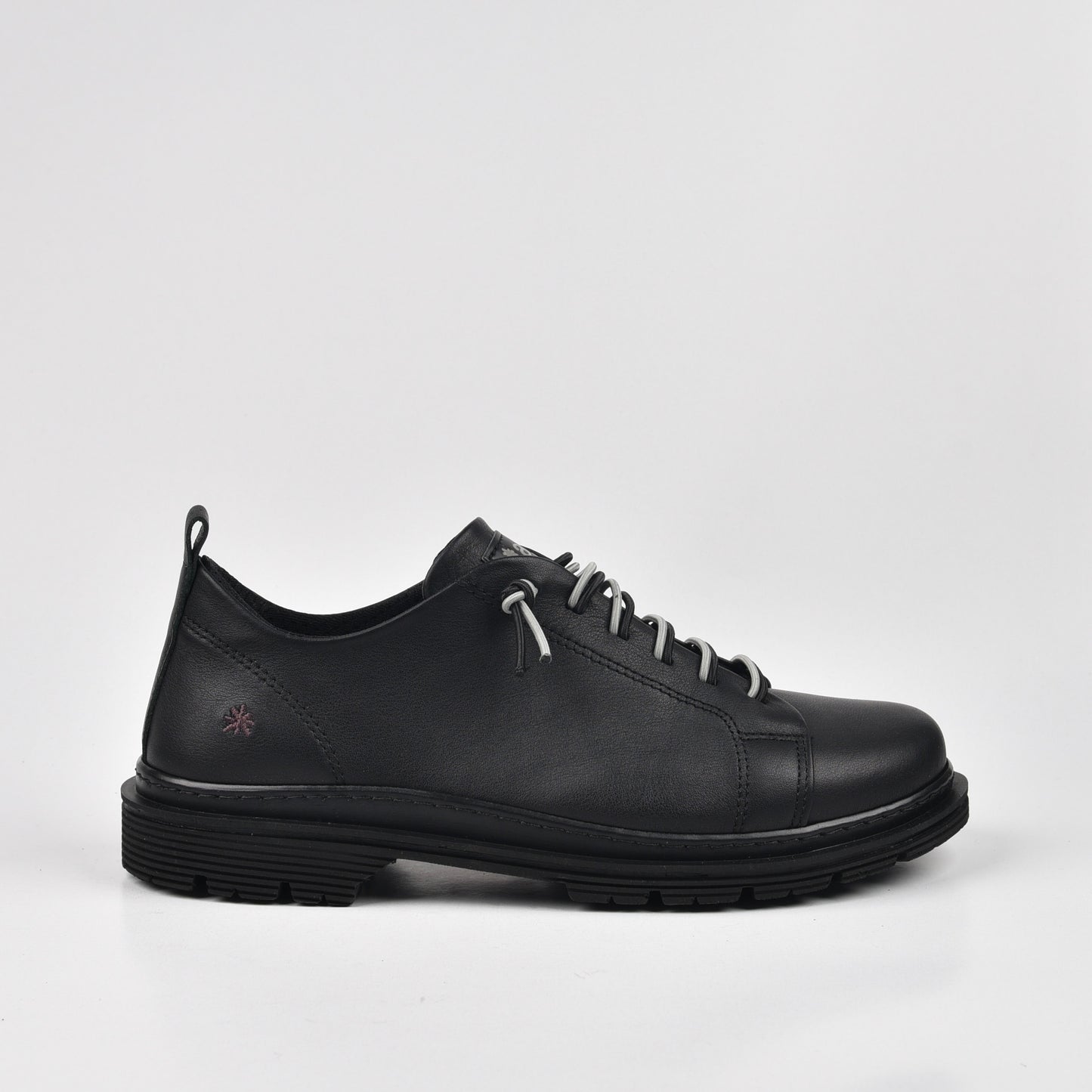 Art Spanish sneakers for Men in Napa Black.