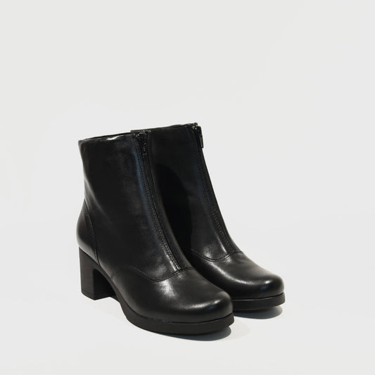 Pitillos 100% Genuine Leather Spanish boots in Black for women