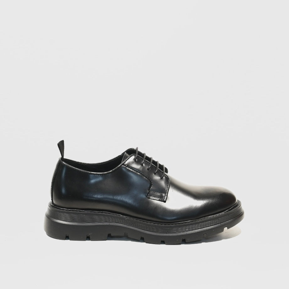 Kebo Italian shoes for men in shiny black