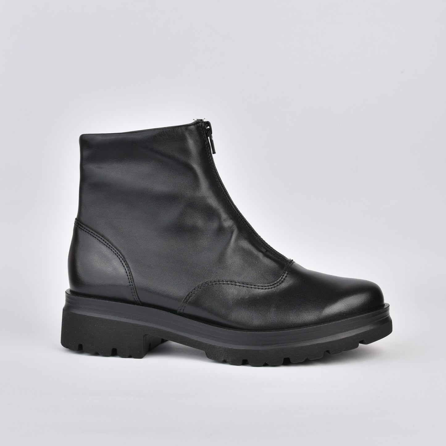 Pitillos 100% Genuine Leather Spanish boots in Black for women