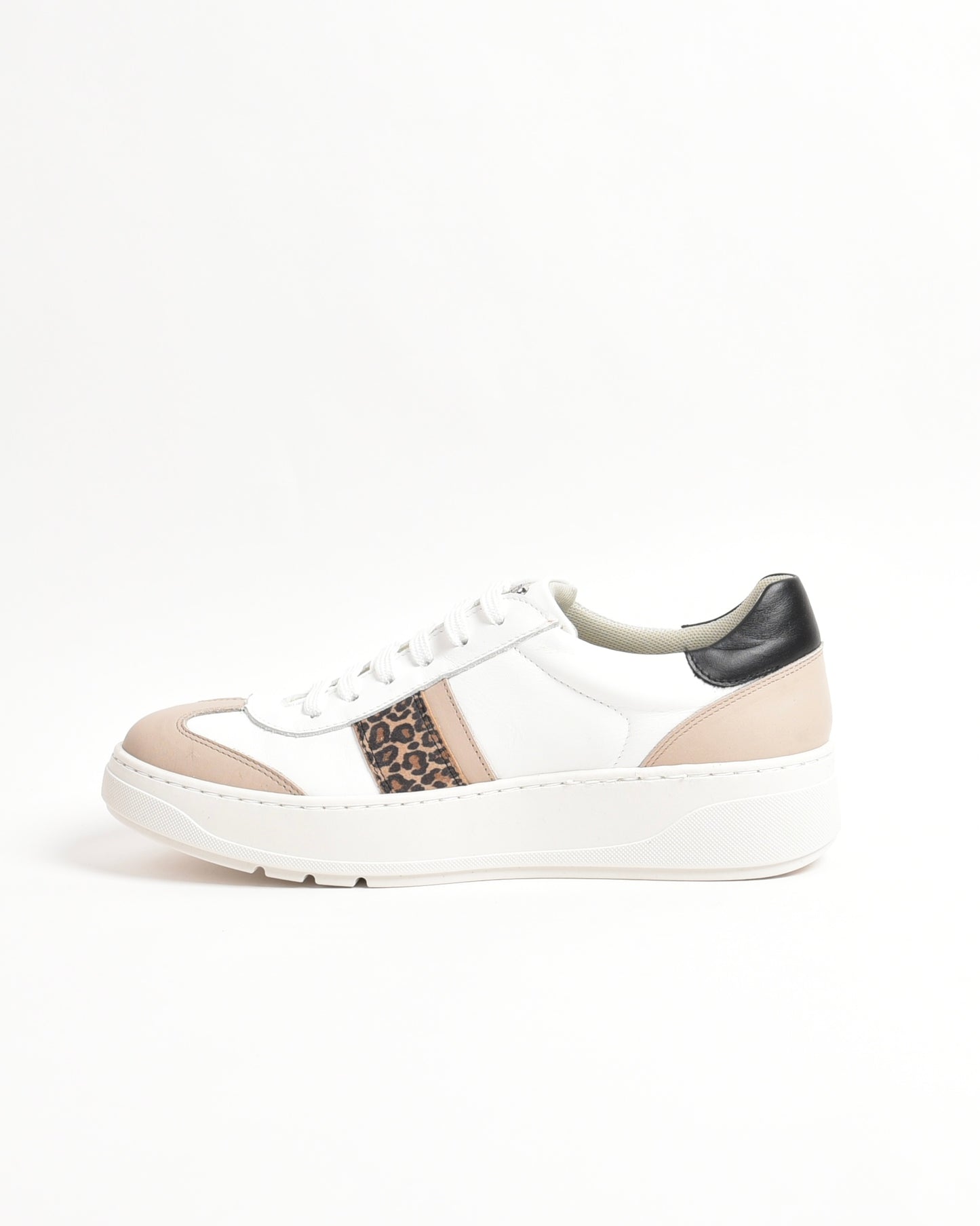 Pitillos sneakers for women in white