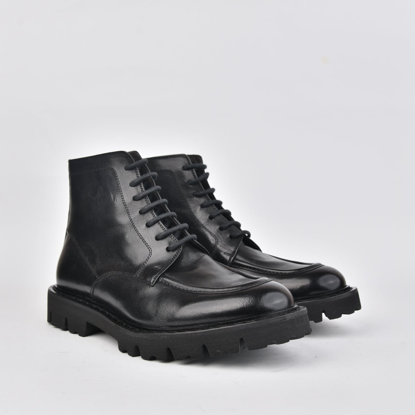 Shalapi Italian boots for men in black