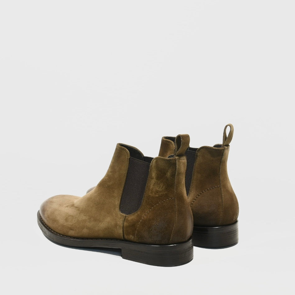 Shalapi Italian Chelsea boots for men in suede Beige