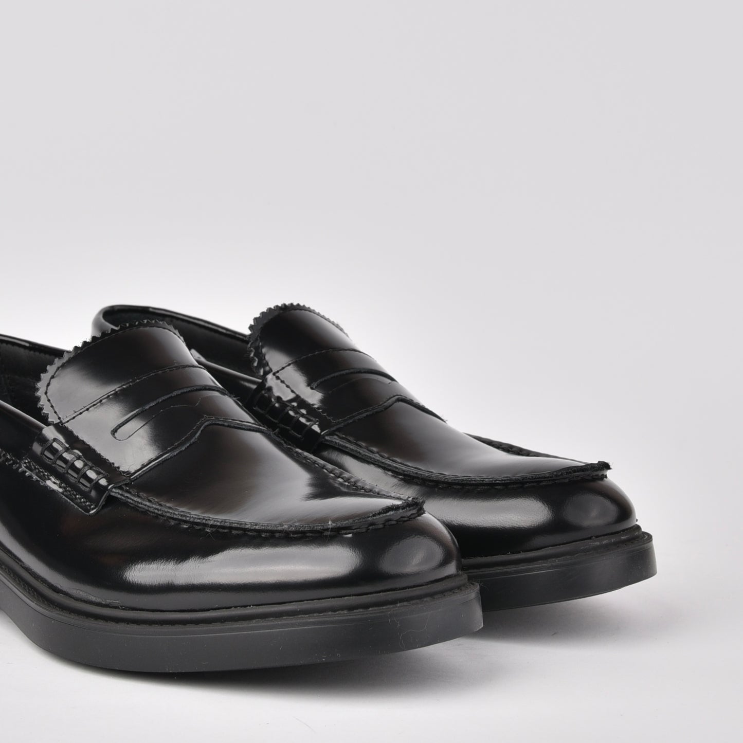 Kebo Italian loafers for men in shiny black