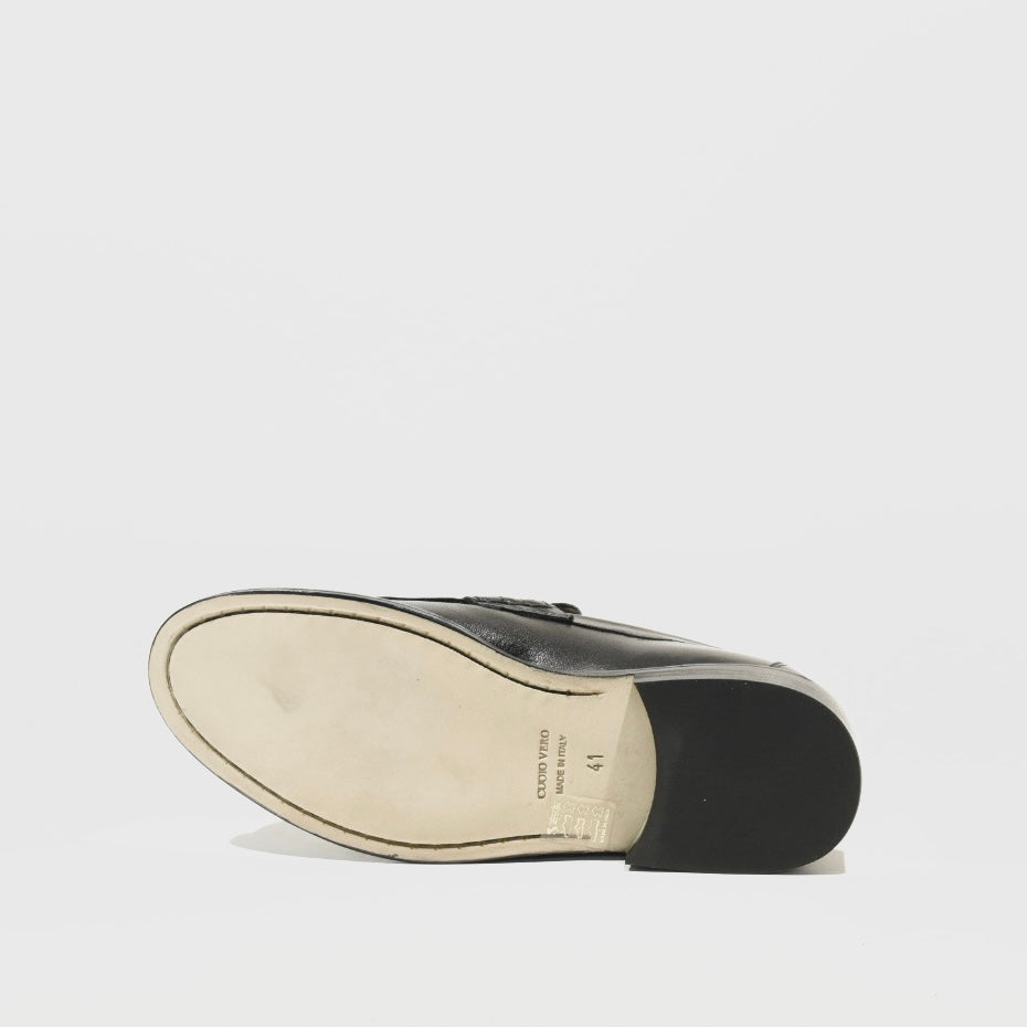 Shalapi Italian loafers for men in black