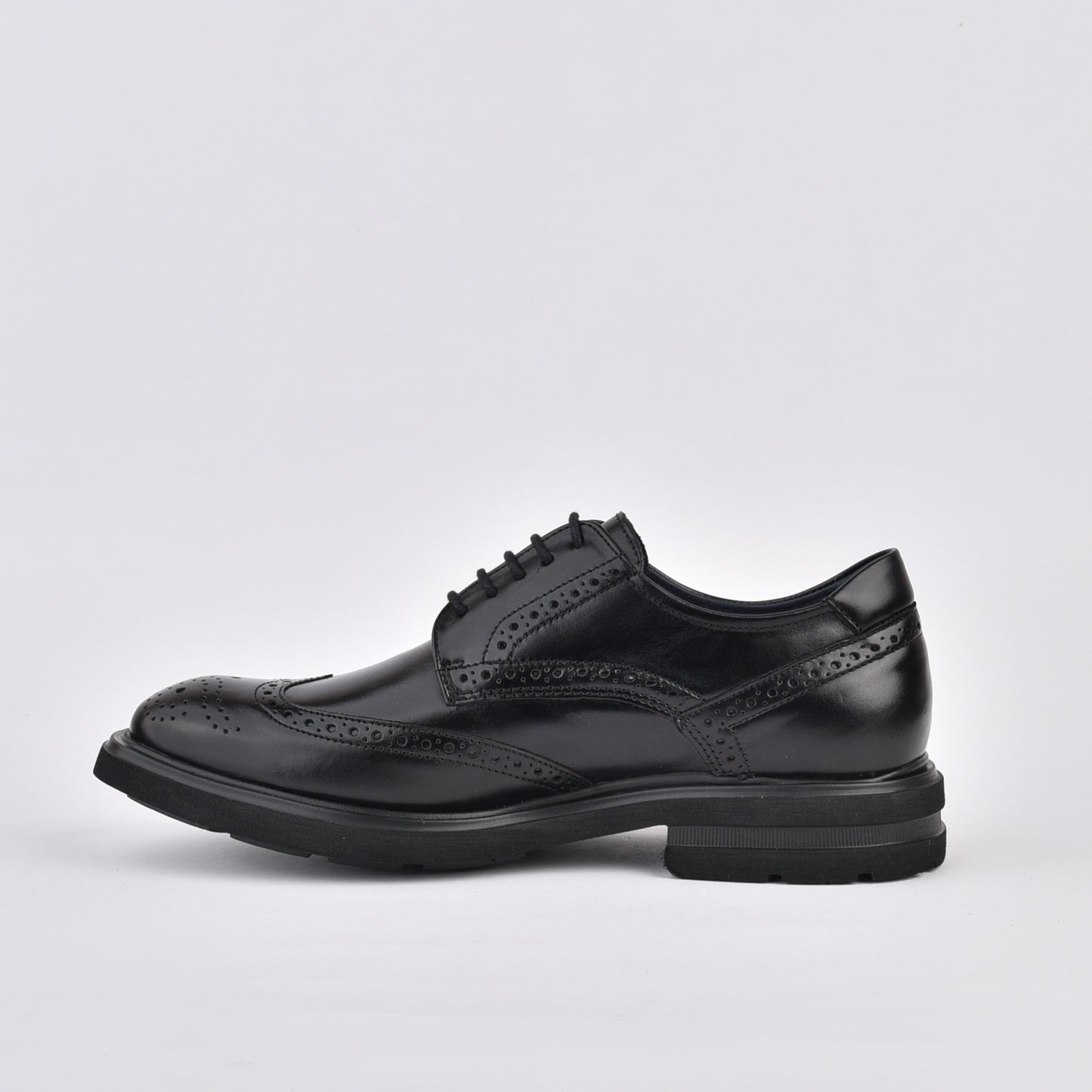 Fluchos Spanish oxford shoes for men in black