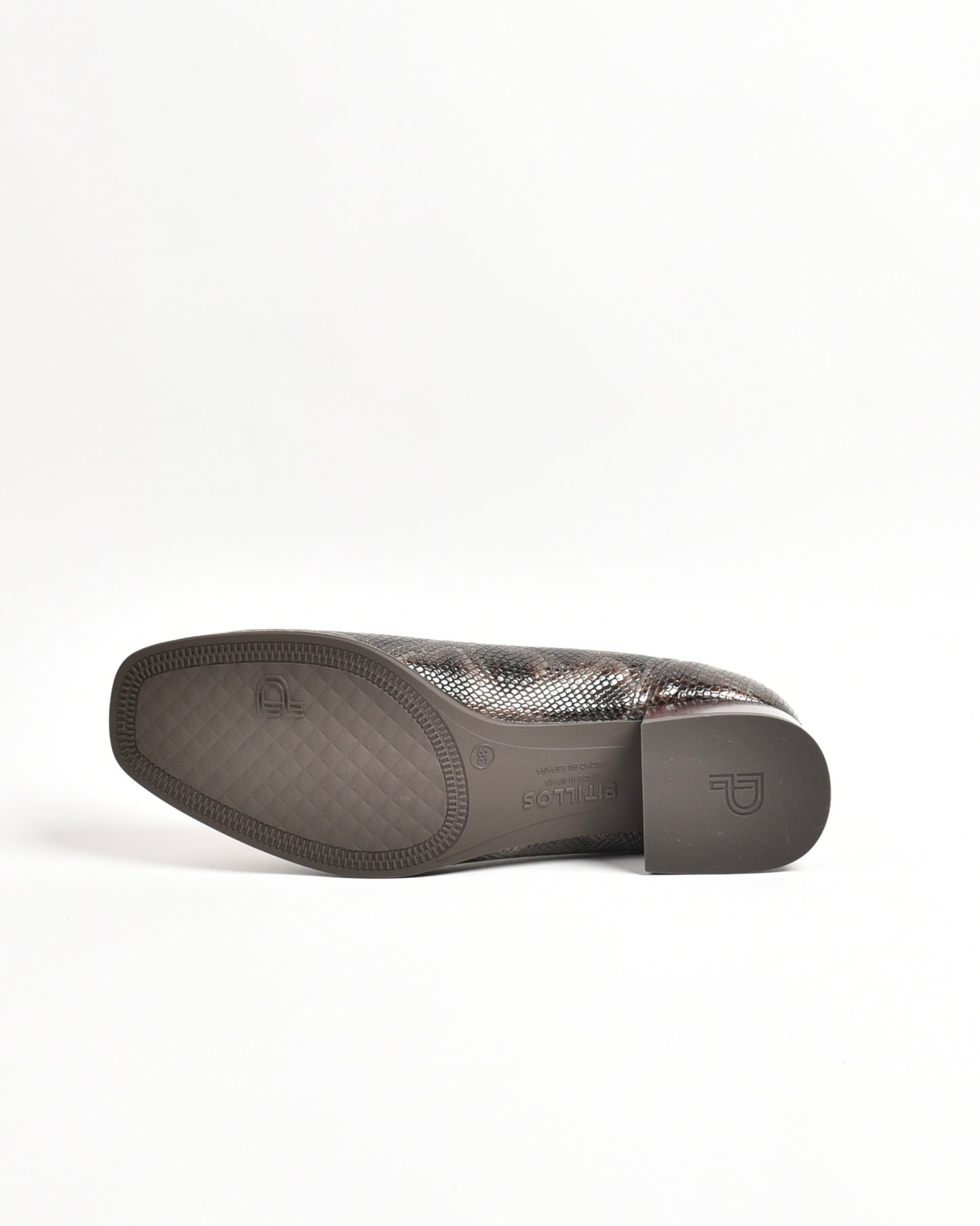 Pitillos classic shoes for women in brown