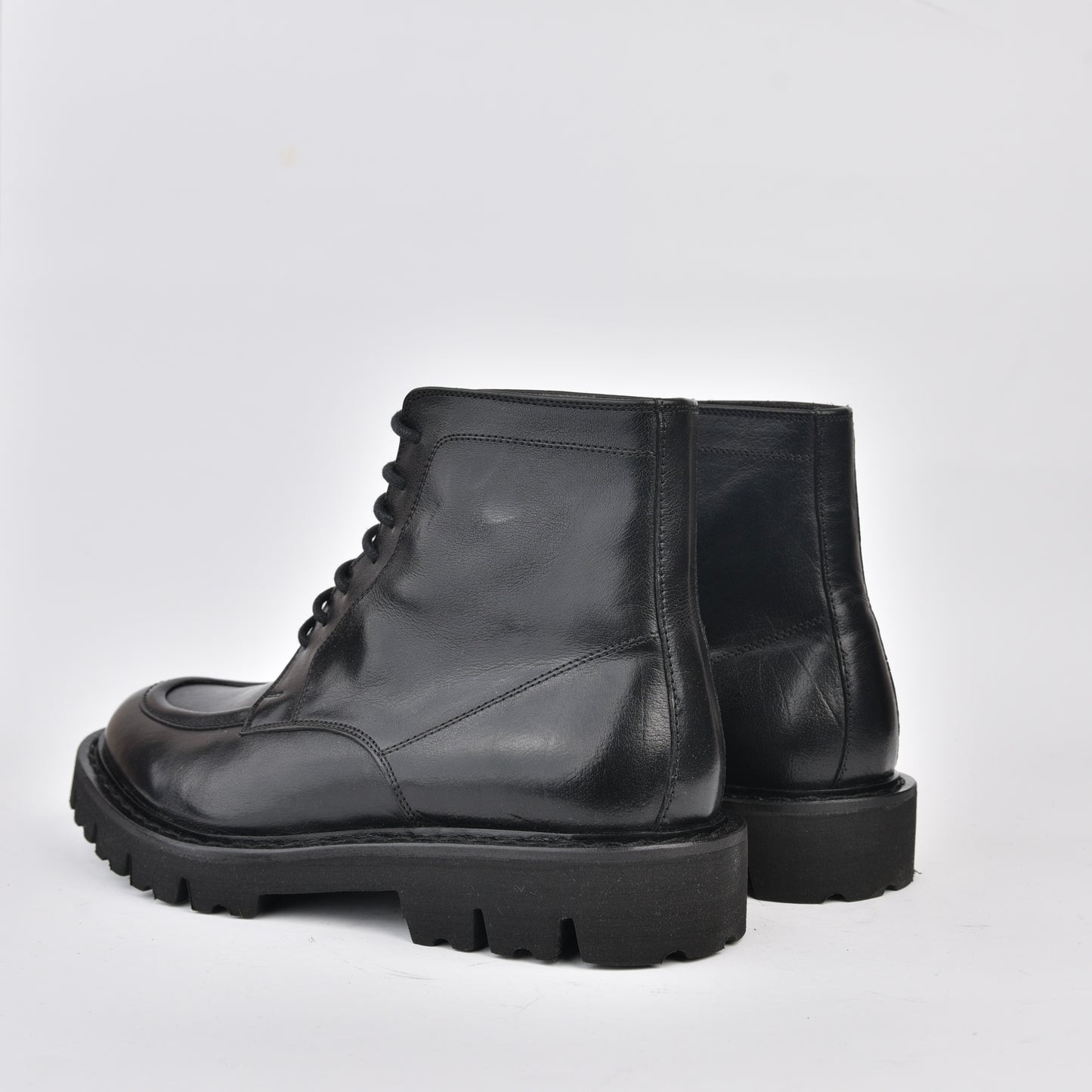 Shalapi Italian boots for men in black