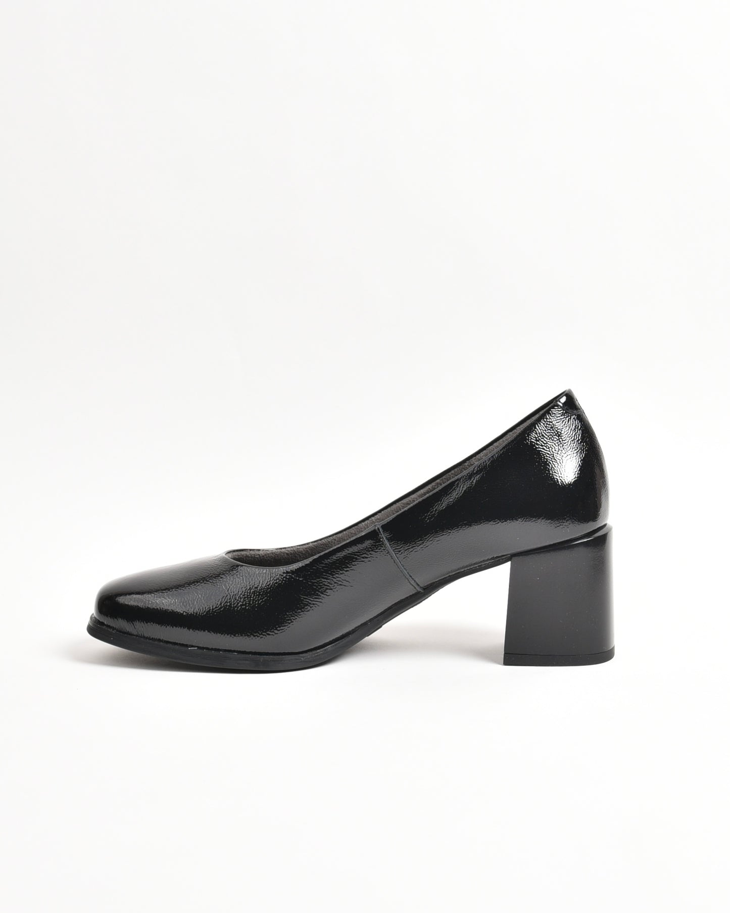 Pitillos classic high heel shoes for women in shiny black