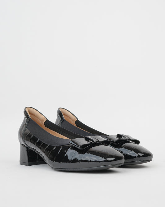 Shalapi classic genuine leather shoes  for women in shiny black.