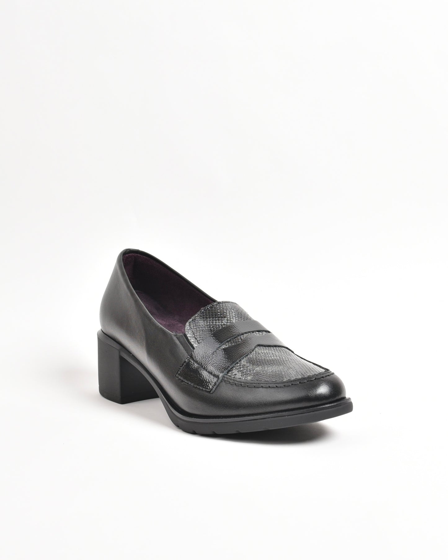 Pitillos classic shoes for women in black