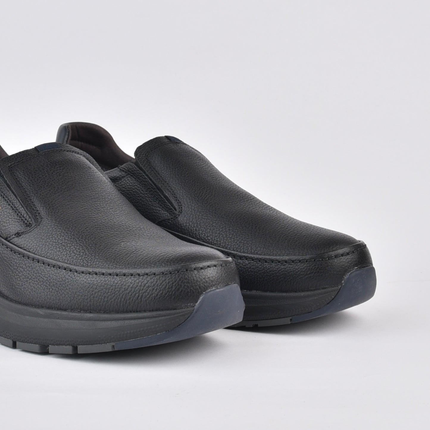 Fluchos Spanish loafers for men in black