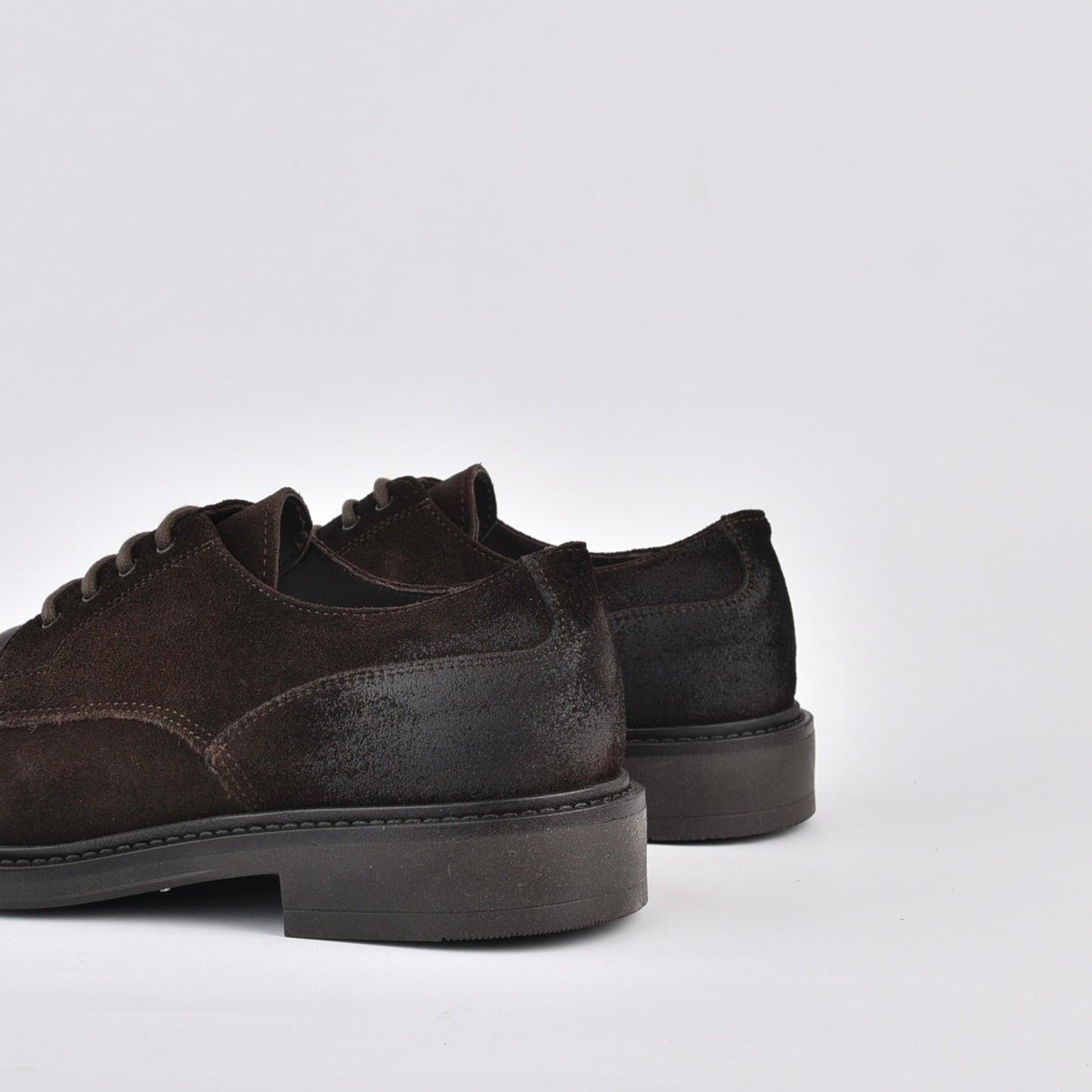 Landina Italian lace up shoes for men in suede brown