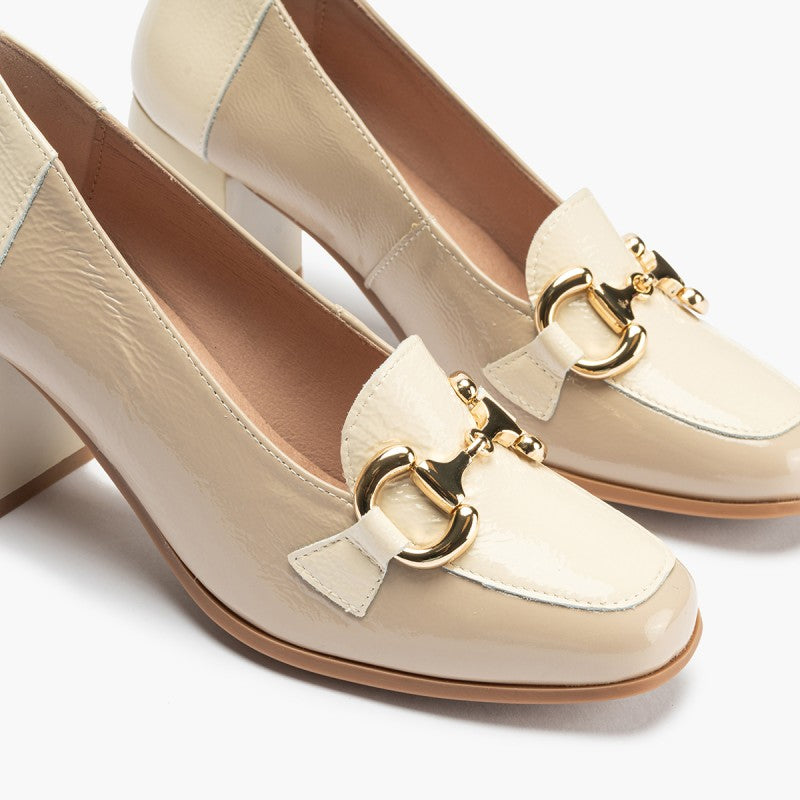 Pitillos Spanish High-heel Shoe for Women in beige .