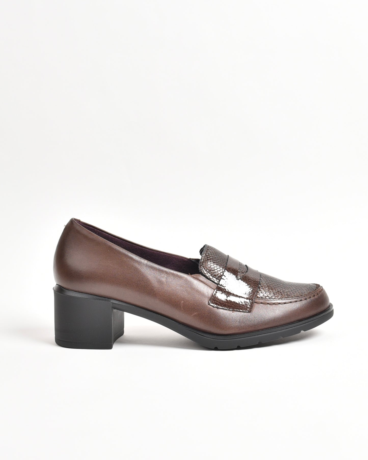 Pitillos classic shoes for women in brown