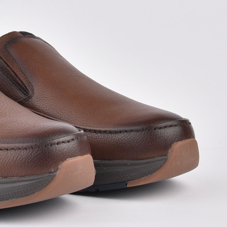 Fluchos Spanish loafers for men in brown