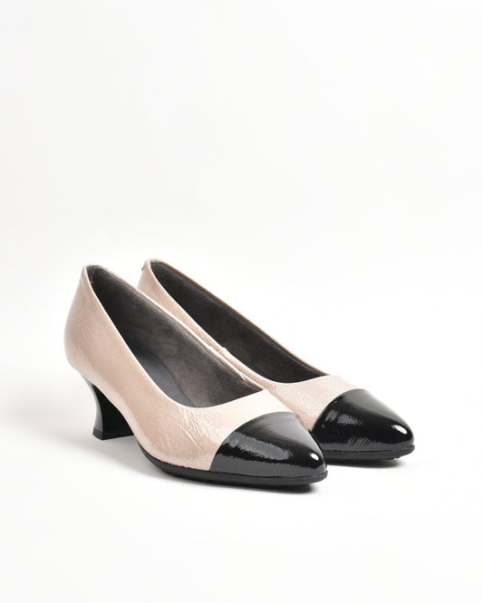 Pitillos classic shoes for women in shiny black and beige