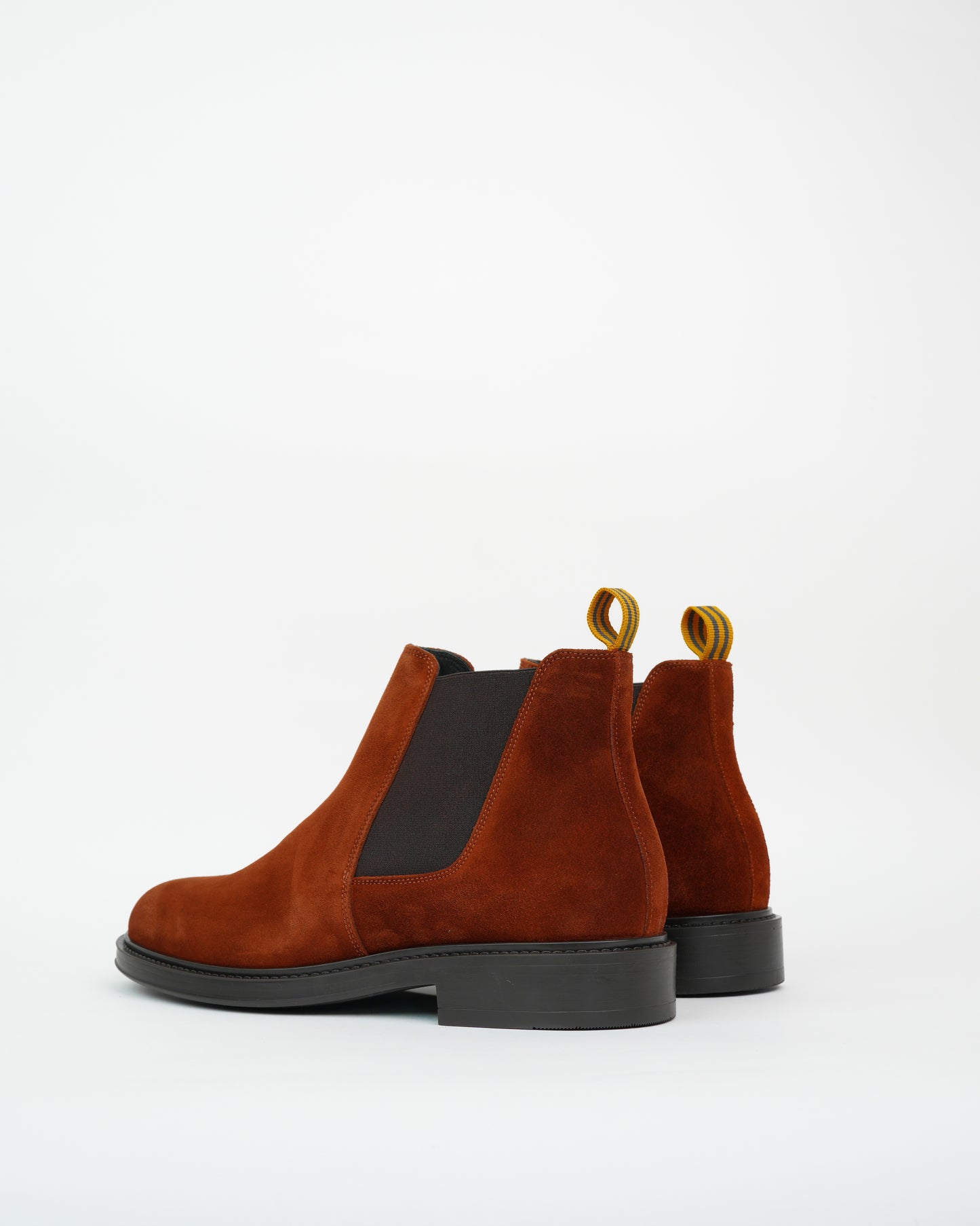 Shalapi Chelsea Boots for men in suede camel