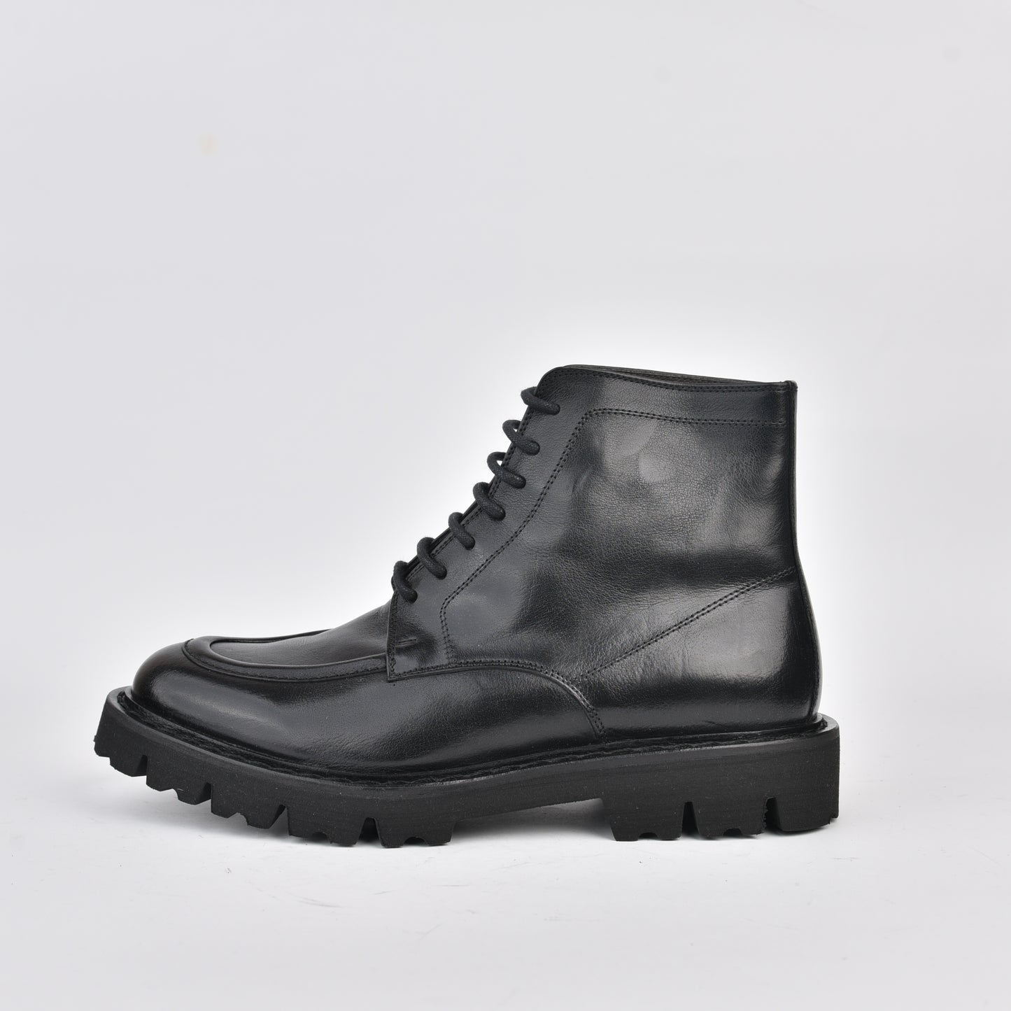 Shalapi Italian boots for men in black