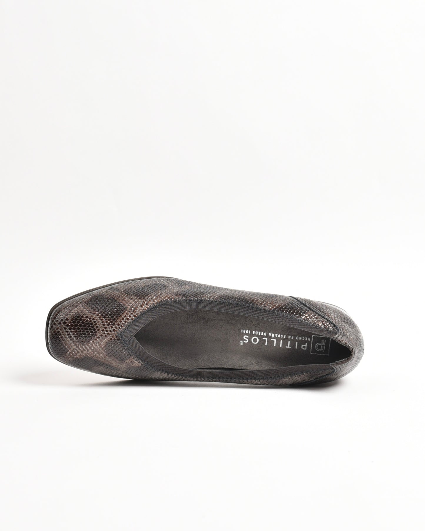 Pitillos classic shoes for women in brown