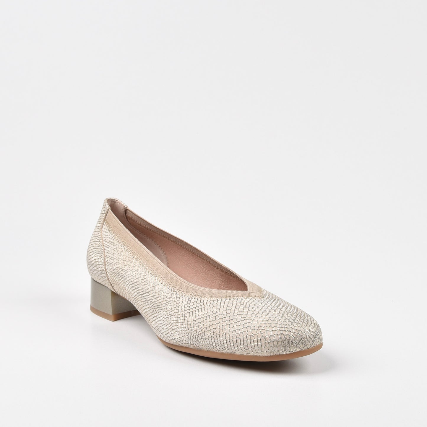 Pitillos Spanish Classic Low Heel Shoe for Women in Beige .