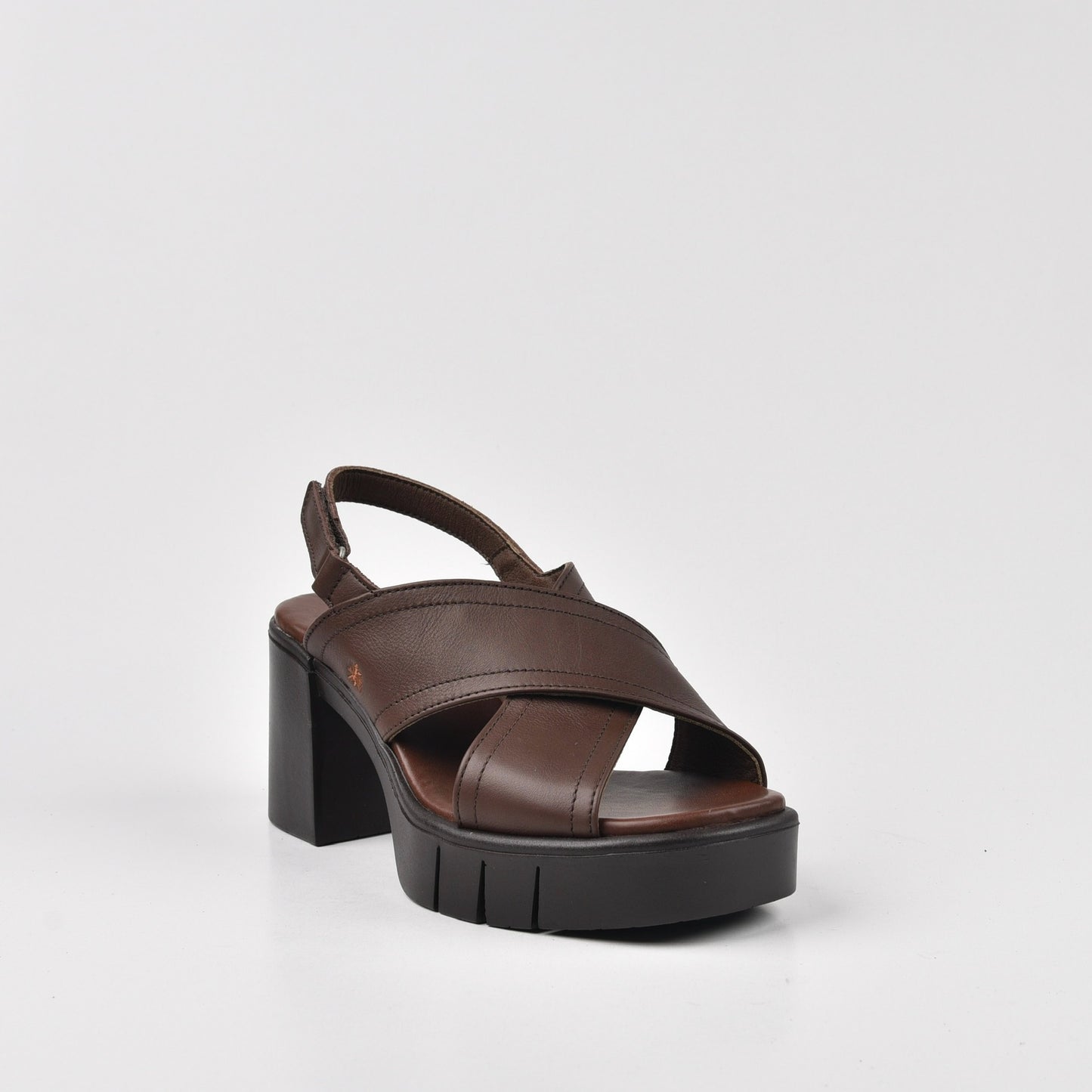 Art Spanish Medium-Heel Sandal for Women in Nappa Brown.