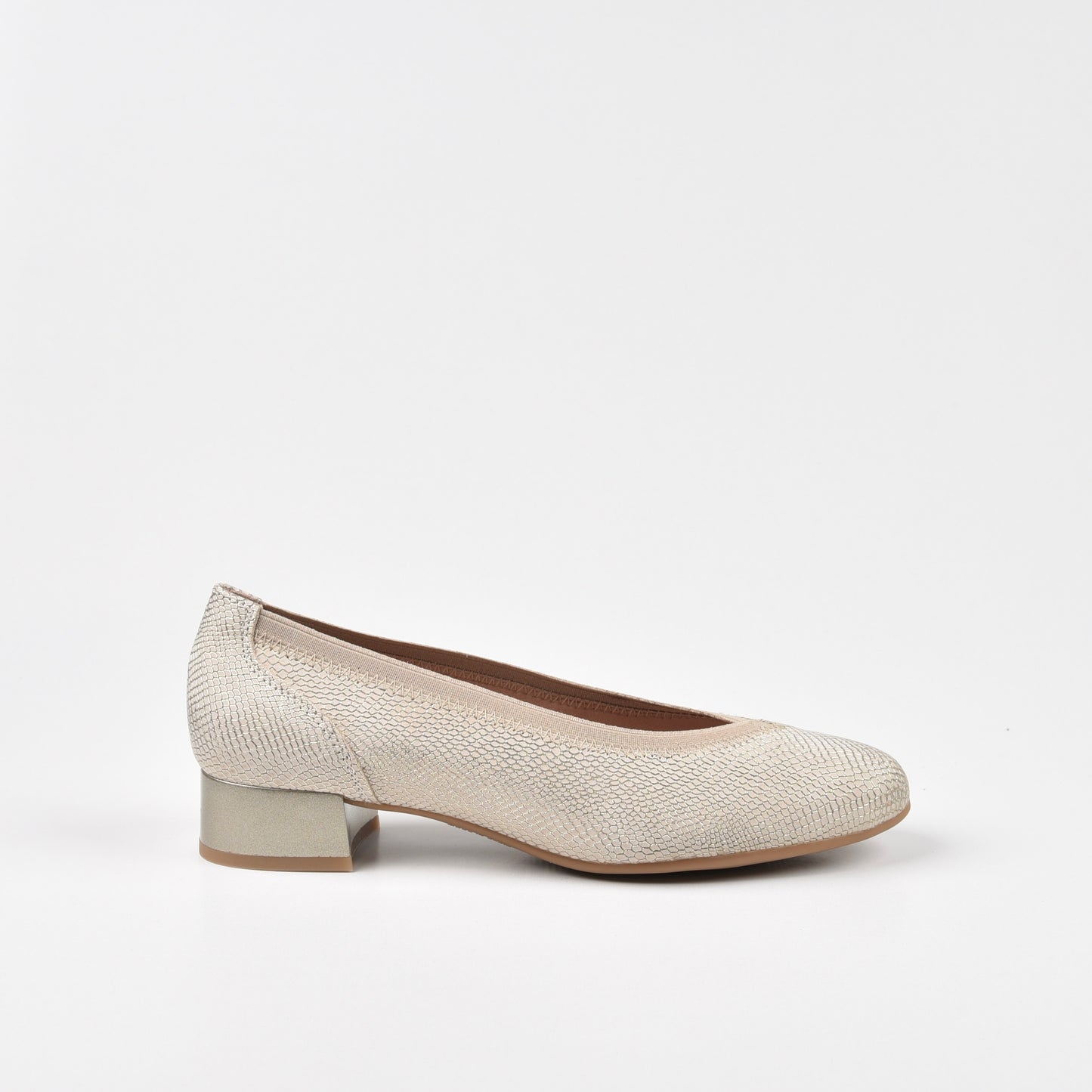 Pitillos Spanish Classic Low Heel Shoe for Women in Beige .